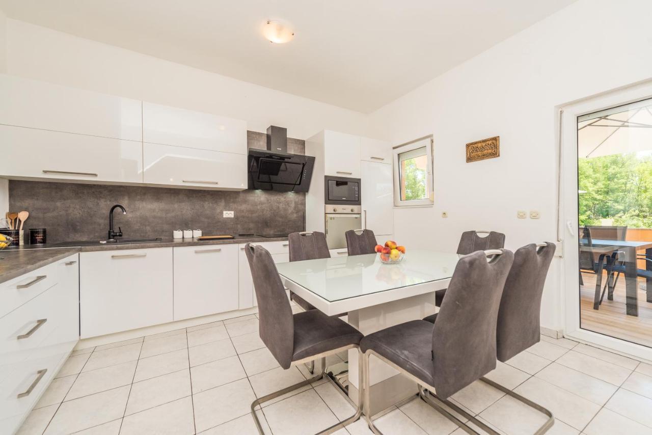 Nelly Apartments Privlaka  Kültér fotó