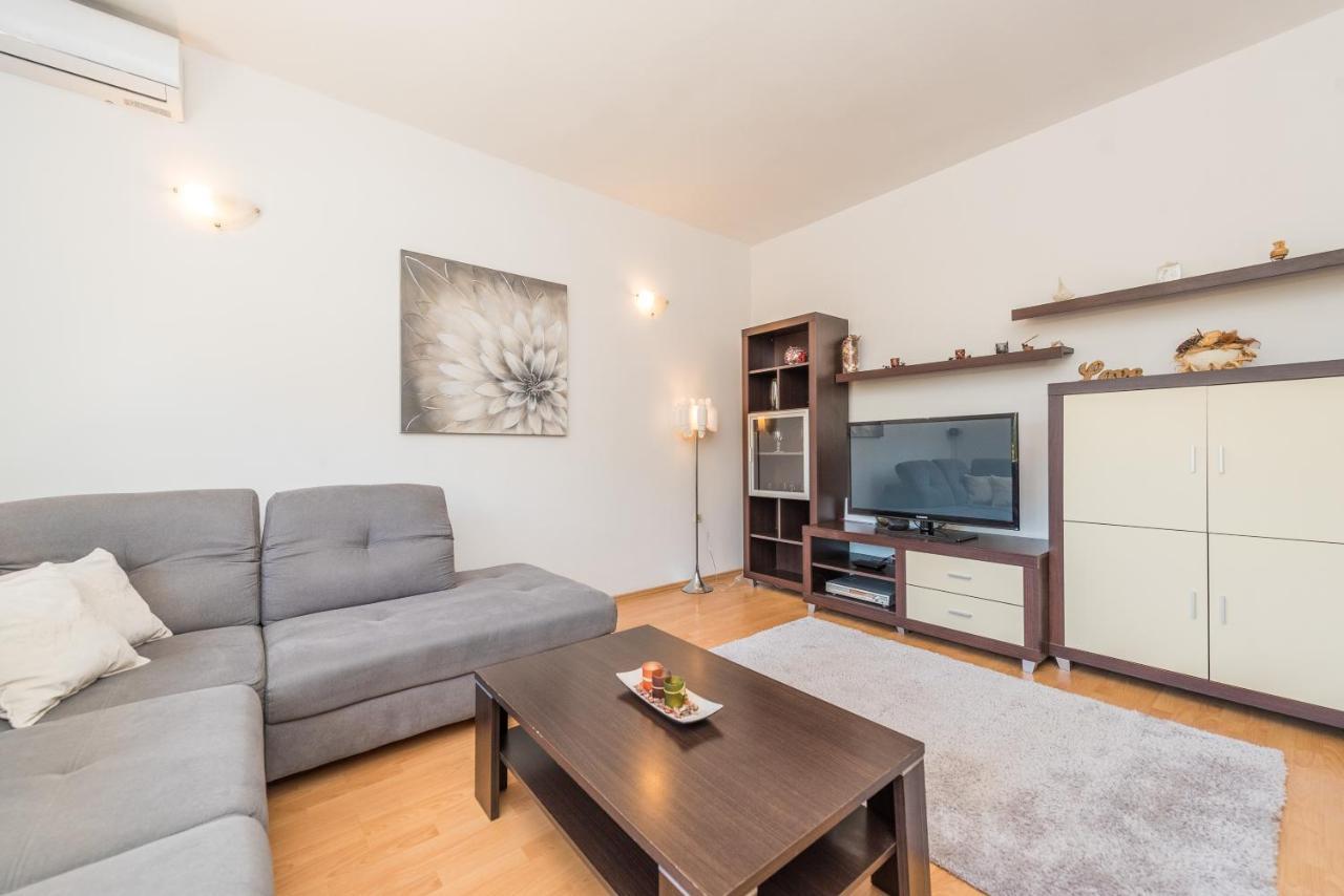 Nelly Apartments Privlaka  Kültér fotó