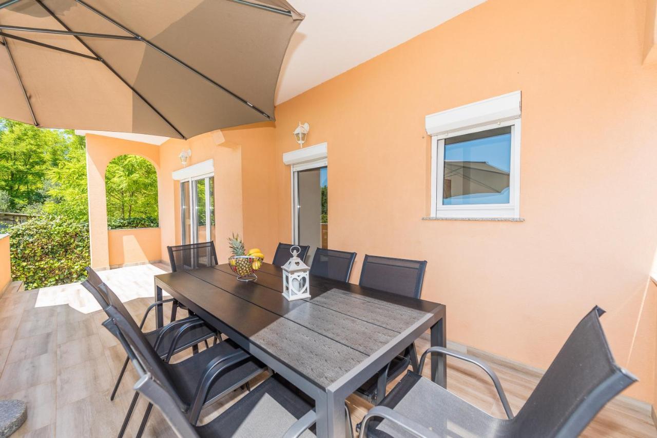 Nelly Apartments Privlaka  Kültér fotó